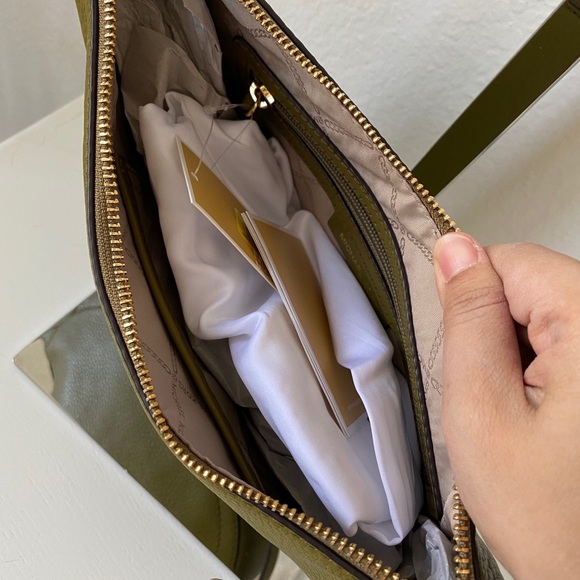 MICHAEL Michael Kors Bags Michael Kors Camden Sm Messenger Bag Poshmark